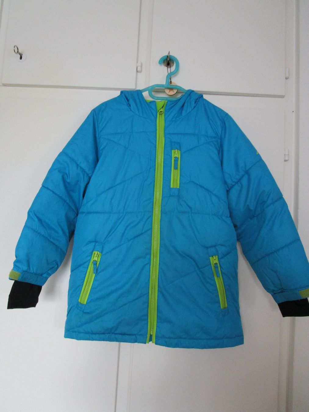 Kleiderpakete & -sets: Mädchenjacke plus Kleider – Gebraucht aus Langenthal von majarose 1
