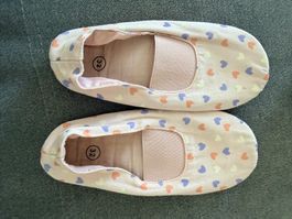 Chaussons rythmiques roses imprimé cœurs taille 32