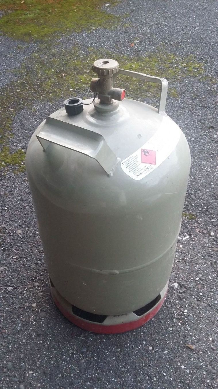 Griglie: Gas Flasche, deutsches Modell – Usato da Kriens venduto da Allerhand5 3