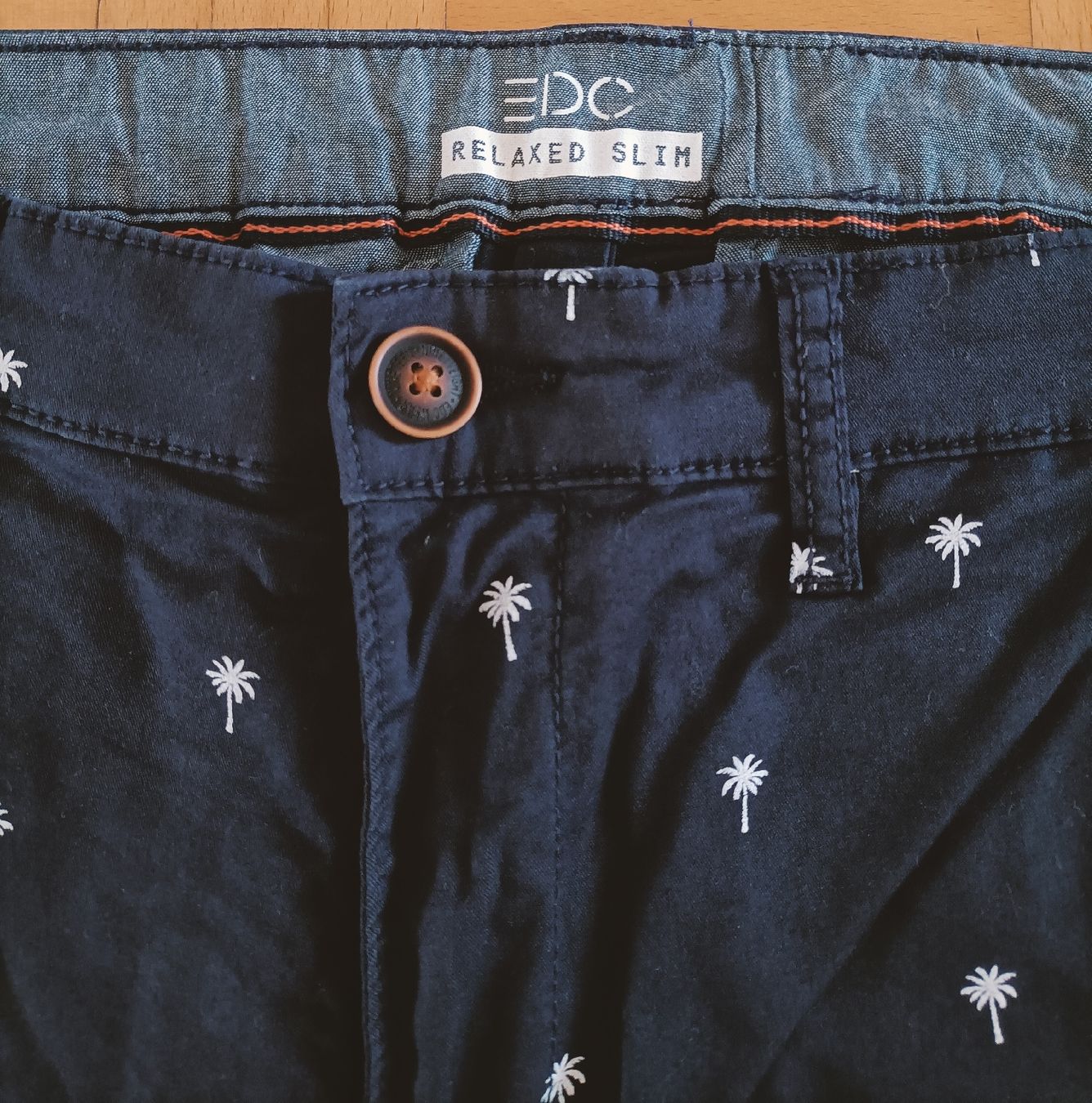 Esprit Hosen: EDC Shorts Bermuda Palmenmuster Gr. 34 – Gebraucht aus Rotkreuz von Dima8 1