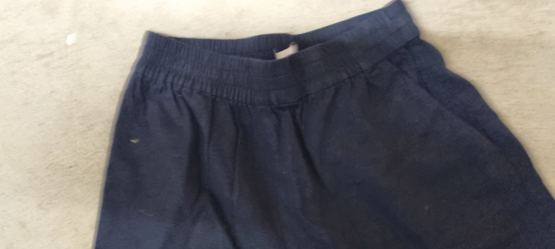 Gestuz Pantaloni: Kurze Hose der Topmarke Gestuz Gr.36 – Usato da Embrach venduto da Valday 1
