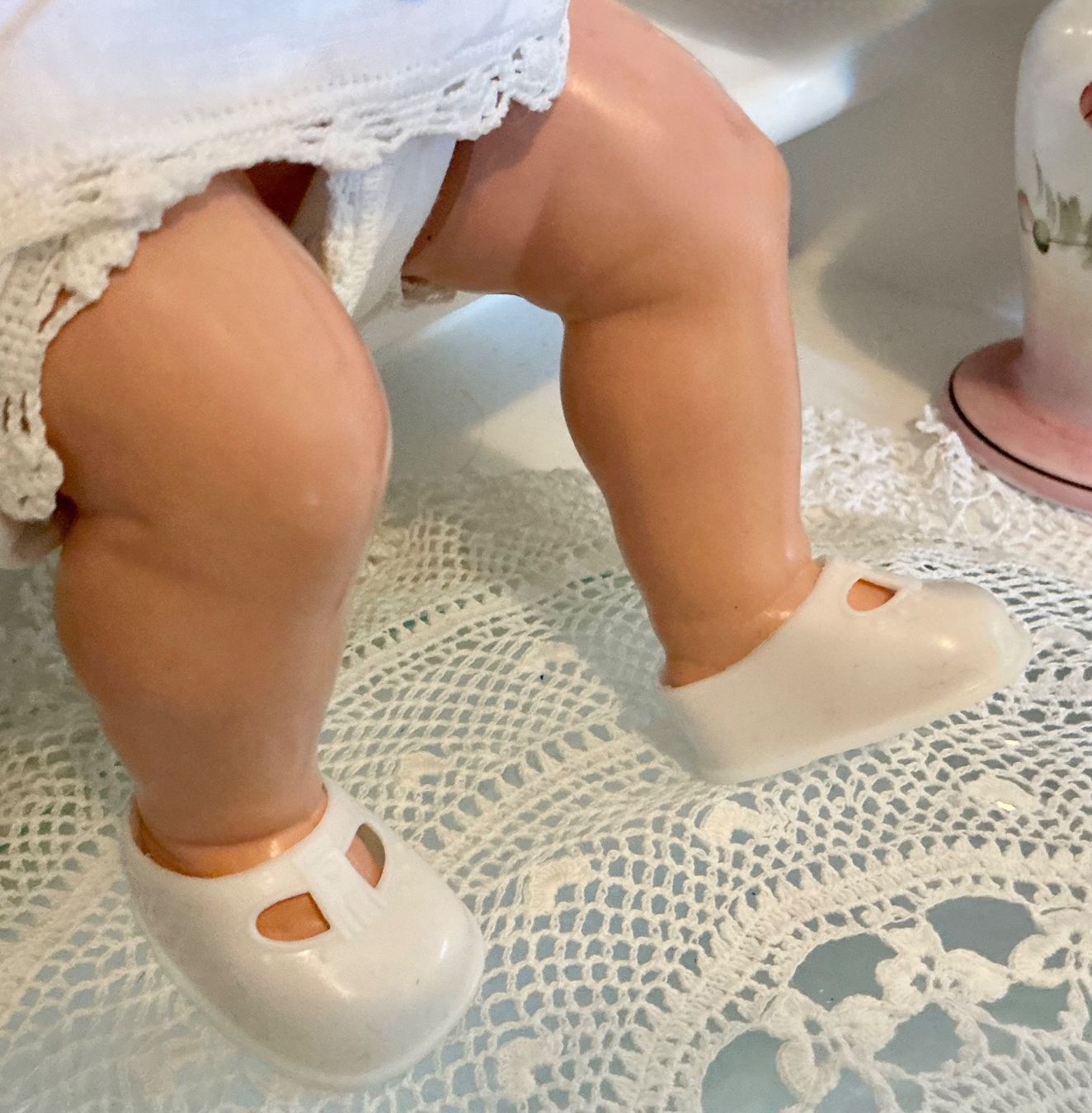 Giocattoli: ÄLTERE UNBESPIELTE PUPPENSCHUHE – Usato da Zell LU venduto da Silvermemory