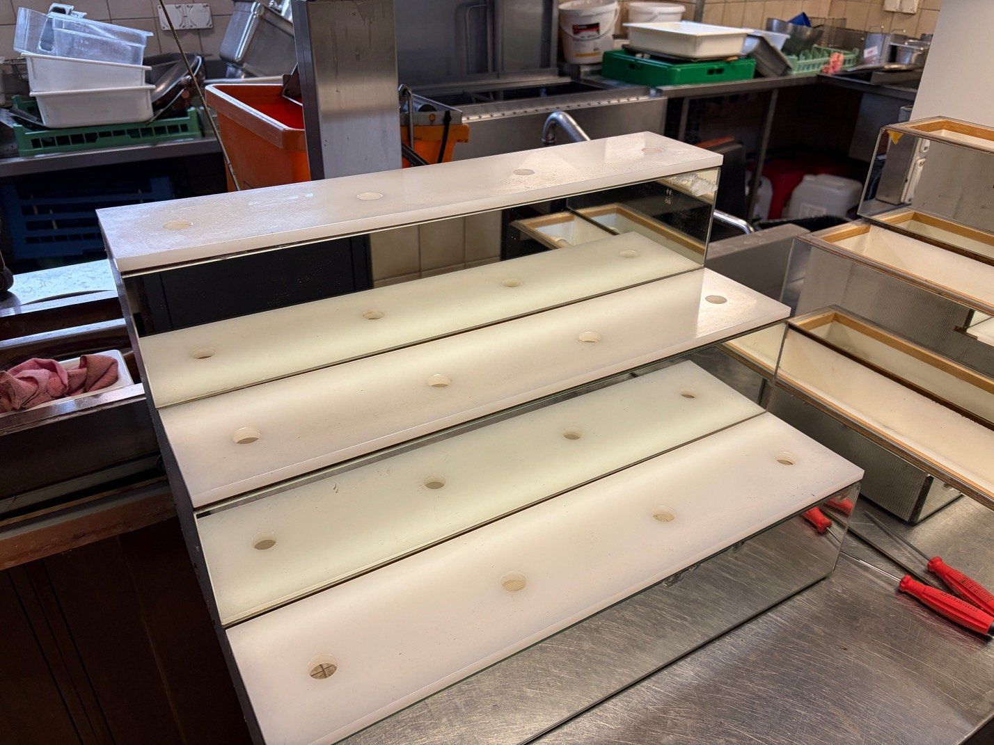 Scaffali: Flaschen Treppe - Bar Eyecatcher – Usato da Rothrist venduto da Pamosliq 1