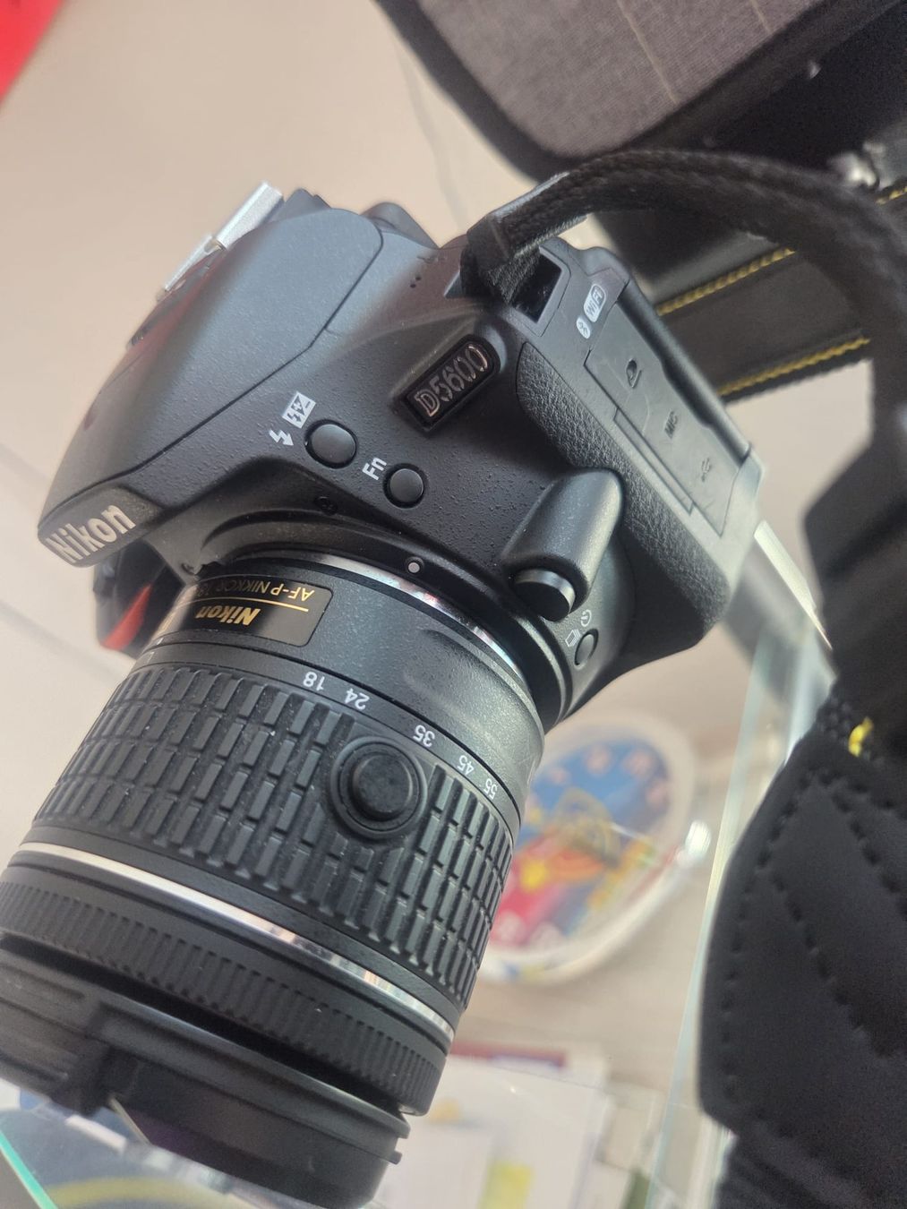 Nikon Kamera: Nikon D5600 – Neu (gemäss Beschreibung) aus Biglen von man_fg26