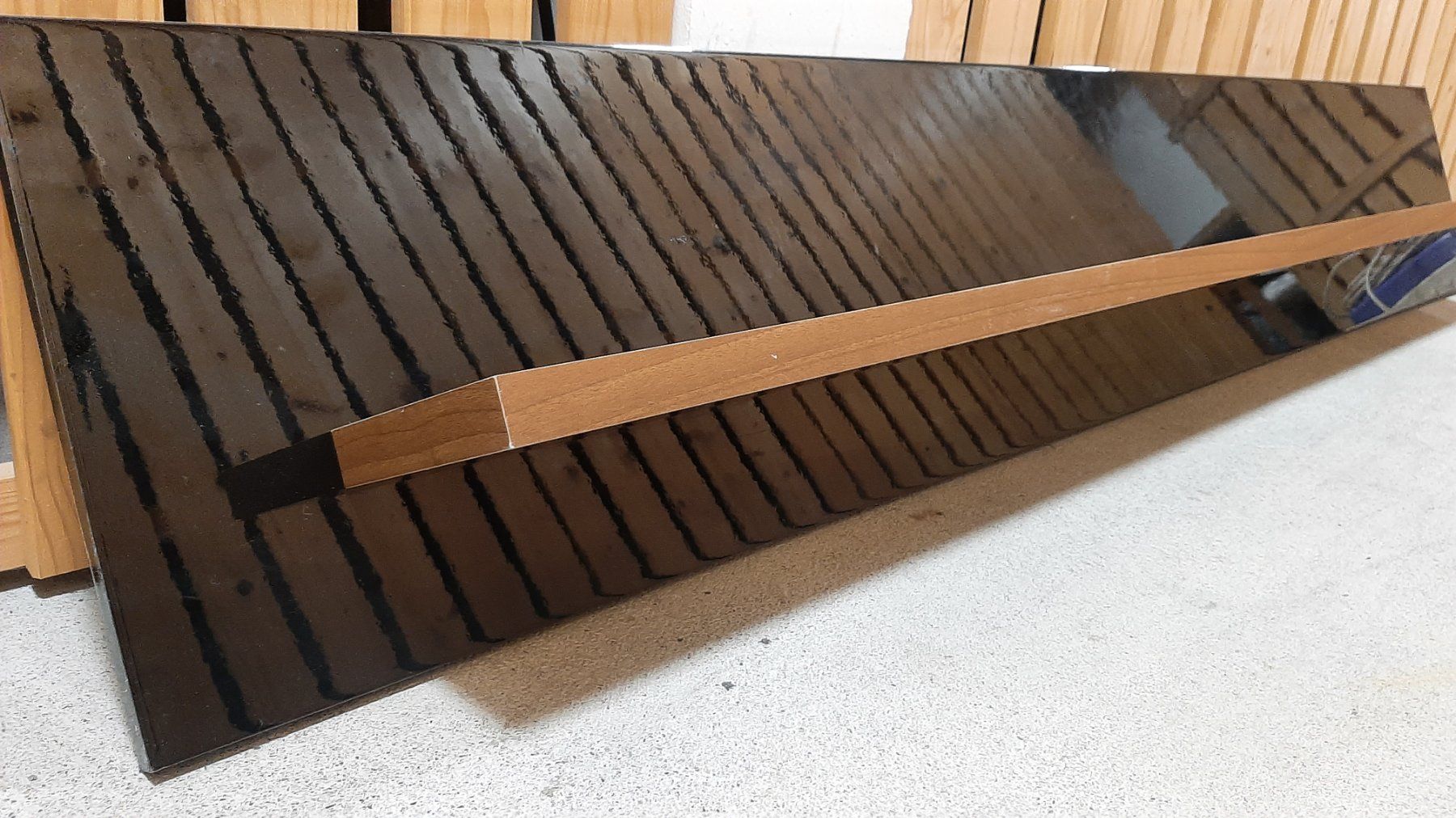 Scaffali: Regal Wandmontage Schwarz/Nussbaum – Usato da Sargans venduto da Riccardo288 2