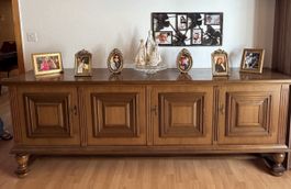 Sideboard aus Holz vier Türen