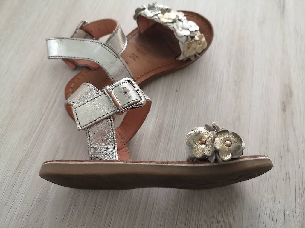 Scarpe per ragazze: Leder Sandalen Mädchen Grösse 26 – Usato da Ostermundigen venduto da lid_sg9q 2