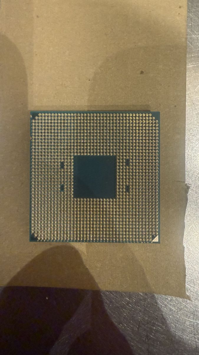 Amd Componenti elettronici: Ryzen 7 2700X – Usato da Rehetobel venduto da ZM81 1