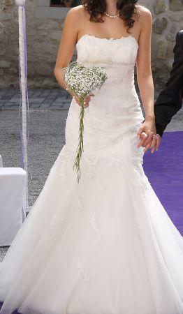 Wunderschönes hochw. Brautkleid Fit and Flair, helles Ivory