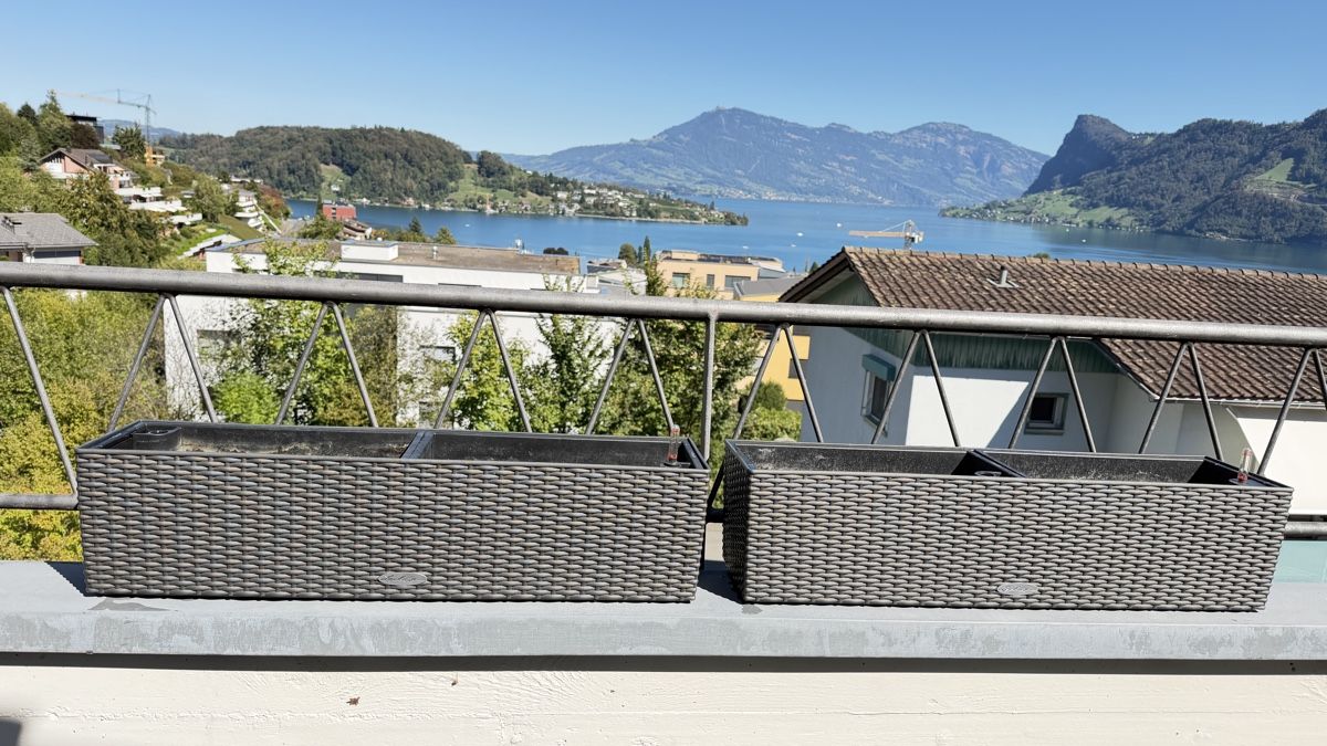 Lechuza Vasi per fiori: 2 Lechuza chalet balconera – Usato da Hergiswil NW venduto da tes_j58l