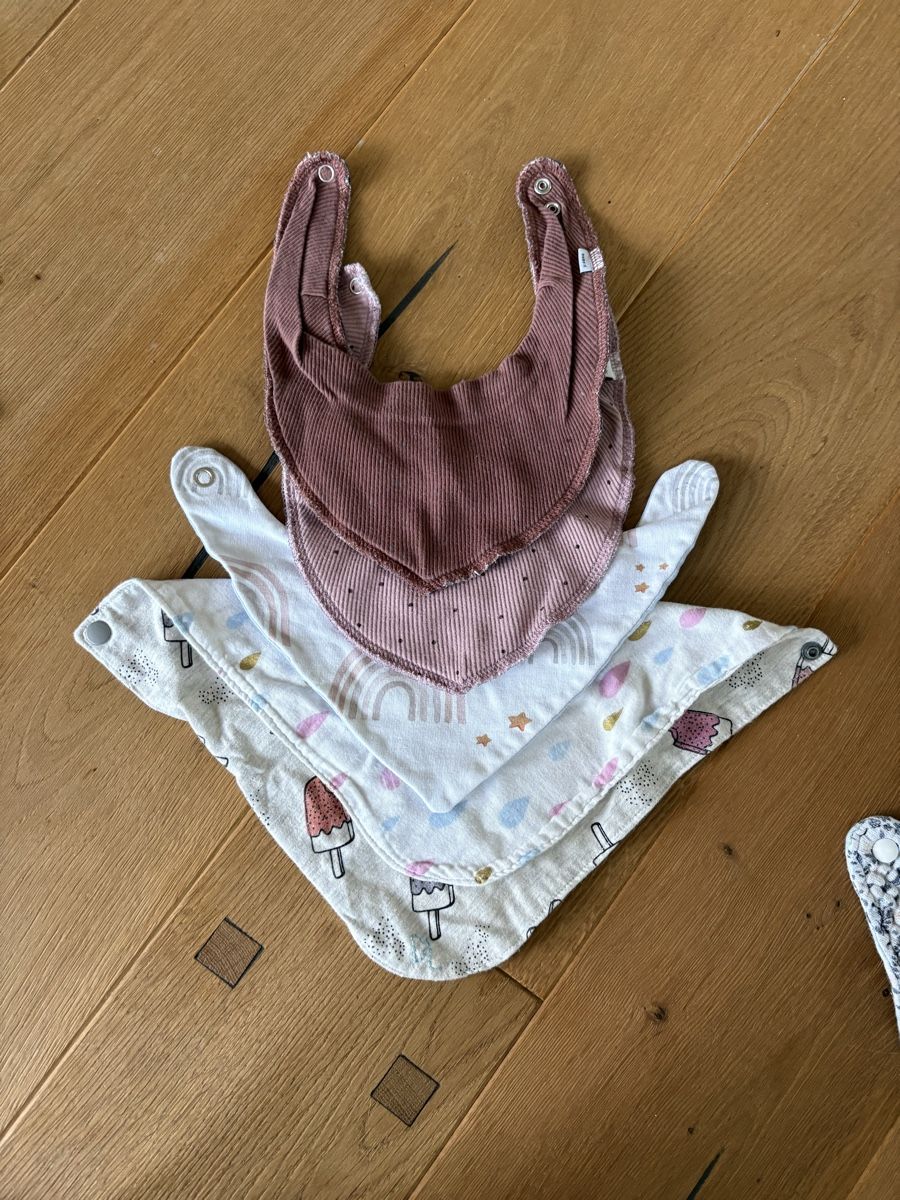 Baby-Mahlzeiten: Bavoirs – Gebraucht aus Biel/Bienne von Milenegc 1
