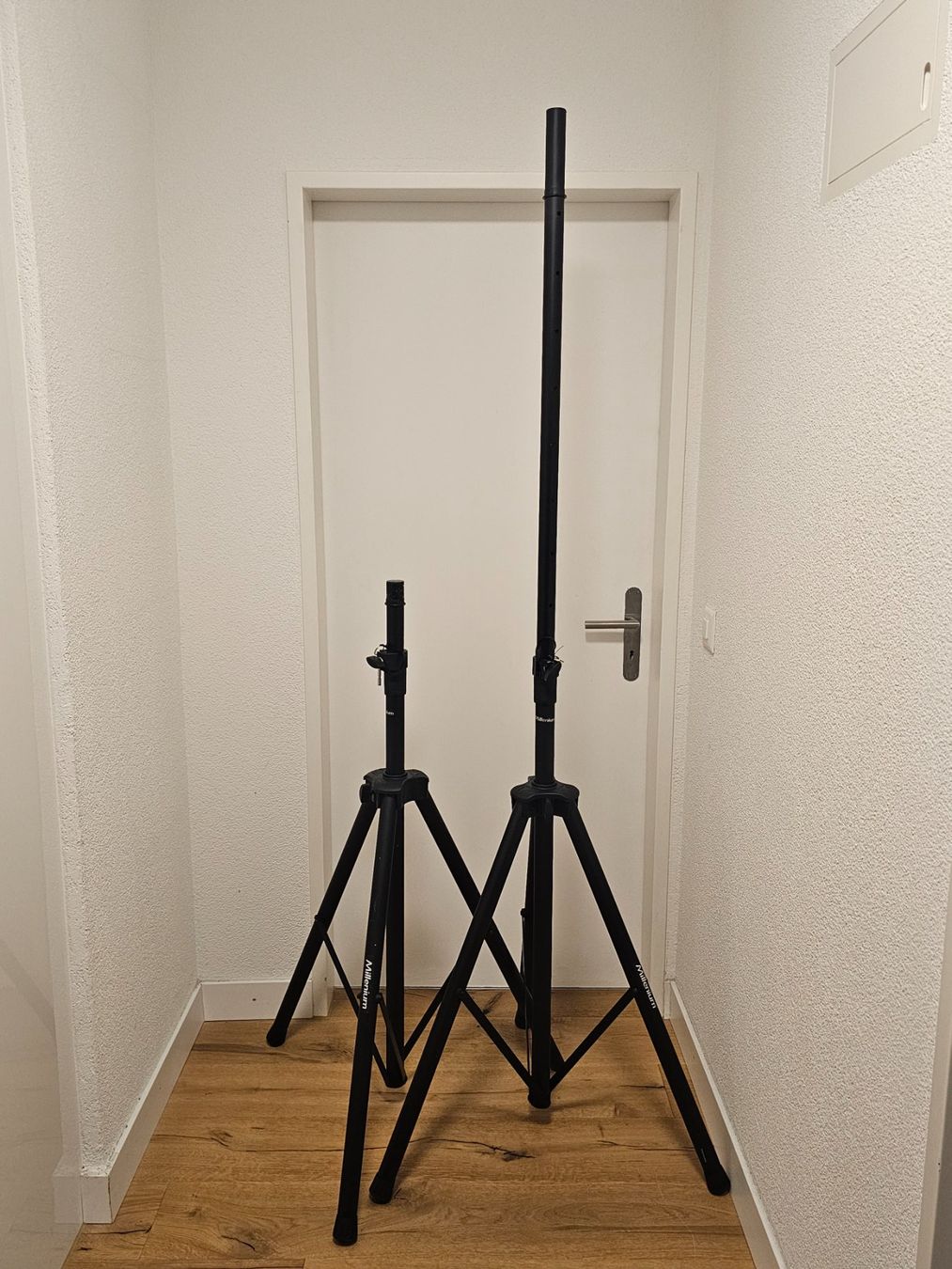 Millenium Wandhalterungen: Millenium BS-2211B MKII Profi Boxenständer Set – Gebraucht aus Aarau Rohr von Mmiracle 2