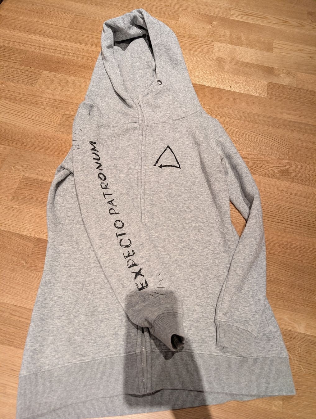 Giacche: Kapuzenpullover Damen Grösse S "Expecto Patronum" – Usato da Oberuzwil venduto da fabienne.manser