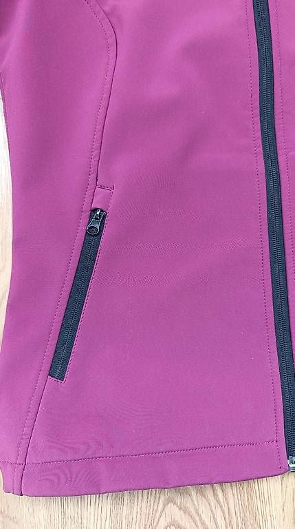 Giacche: Gut erhaltene Softshell-Jacke Gr. M – Usato da Stans venduto da Shidochir 3