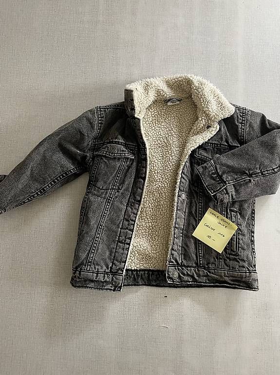 Giacche & Cappotti: Coole Jeansjacke grösse 116 – Usato da Murten venduto da ka_koen