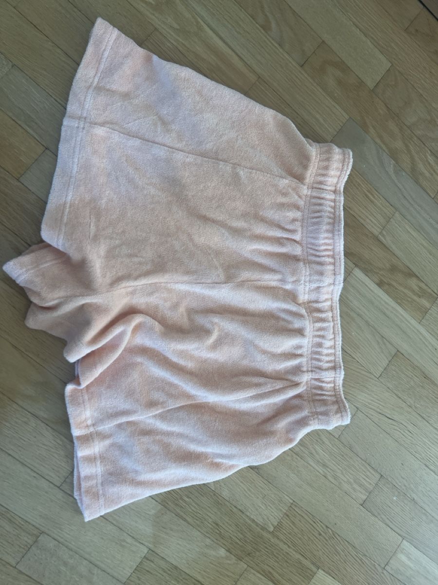 Lacoste Pantaloni: Lacoste shorts 38 – Usato da Rüschlikon venduto da La_Mode 2
