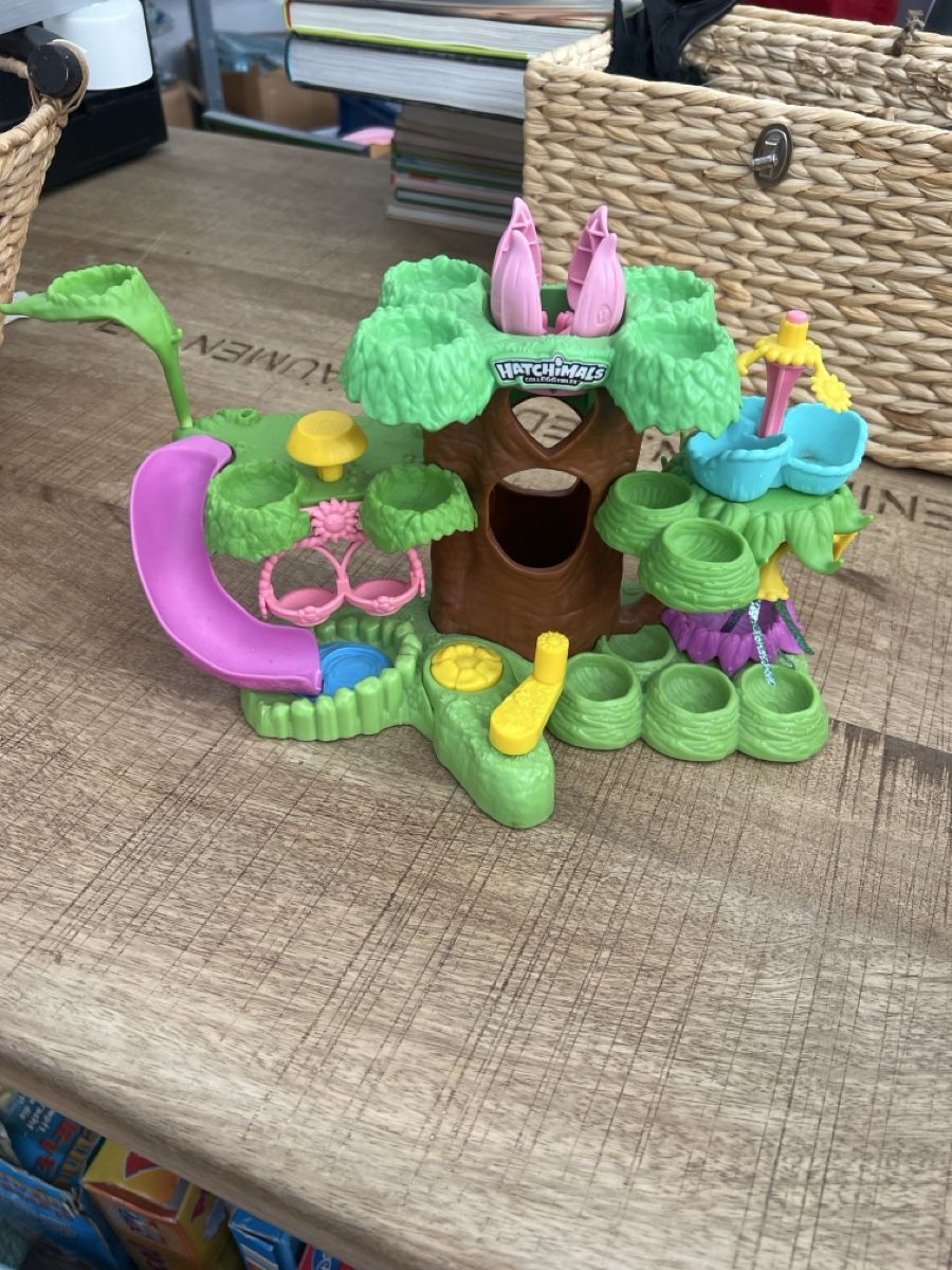 Hatchimals Giocattoli: Hatchimals Spielset baum mit rutsche   – Usato da Rorschach venduto da TrendyDeals
