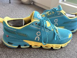 On Cloudflyer femme taille 38.5 bleu/jaune