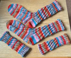 Handgestrickte Socken und Stulpen  Grösse 38/39/40