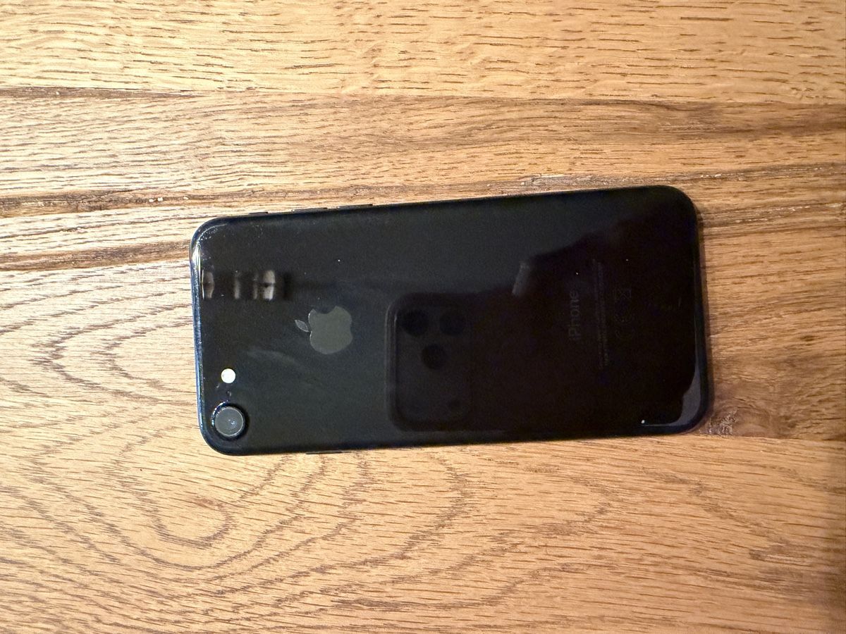 Apple Telefoni cellulari / Smartphones: iPhone 7 schwarz gebraucht – Usato da Winterthur venduto da Gluecksli 1