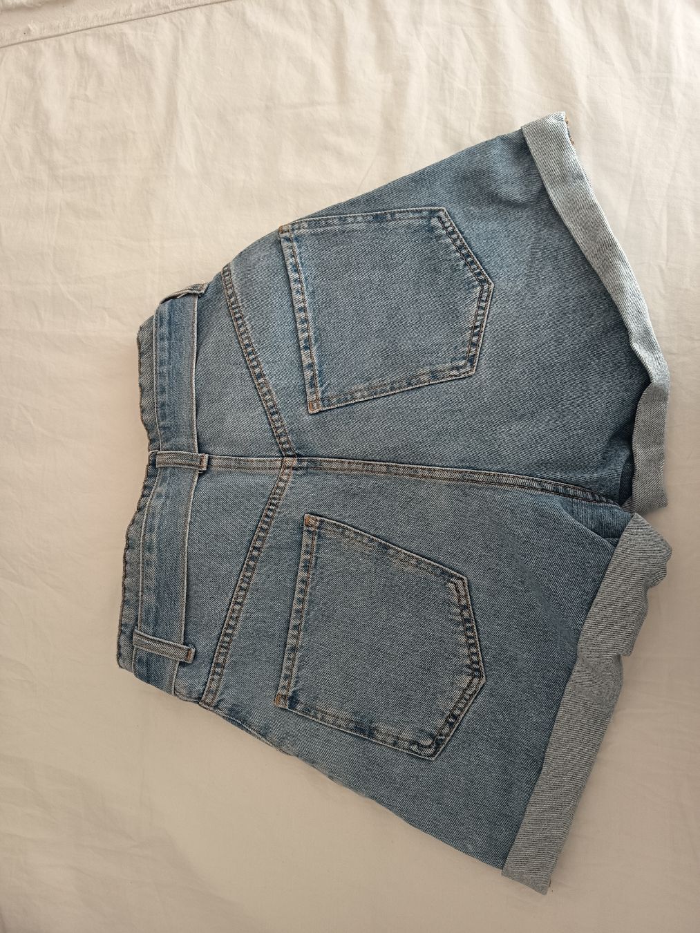 Zara Jeans: Denim Shorts Set – Usato da Basel venduto da beg_6v7r 2