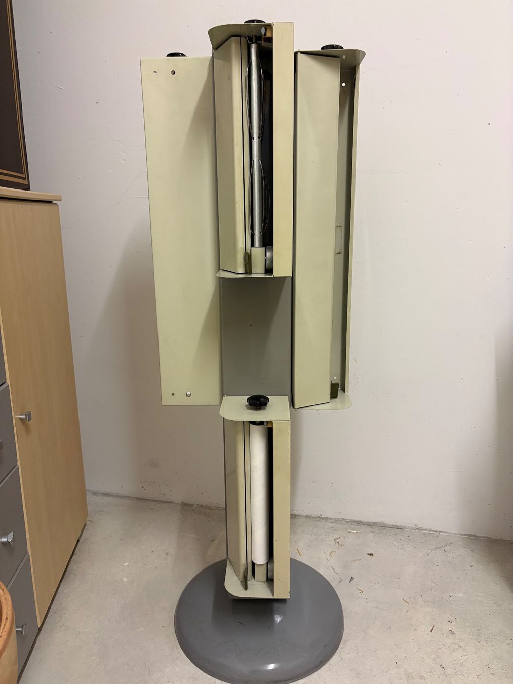 Altro in Decorazioni & Accessori: Planrollen Ständer – Usato da Zug venduto da inf_j9f9 2