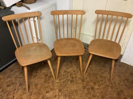 3 Holzstühle Windsor Stil vintage guter Zustand