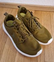 Nike Roshe One olivgrün 40