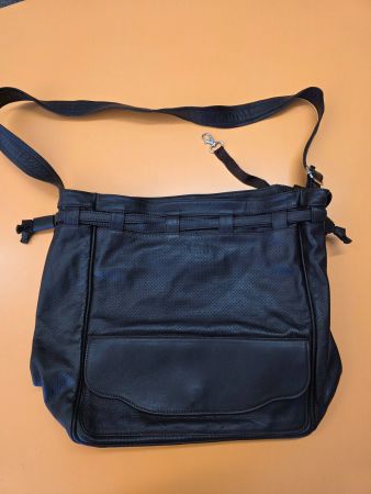 Damen Handtasche Kleinbasel Leder schwarz gebraucht