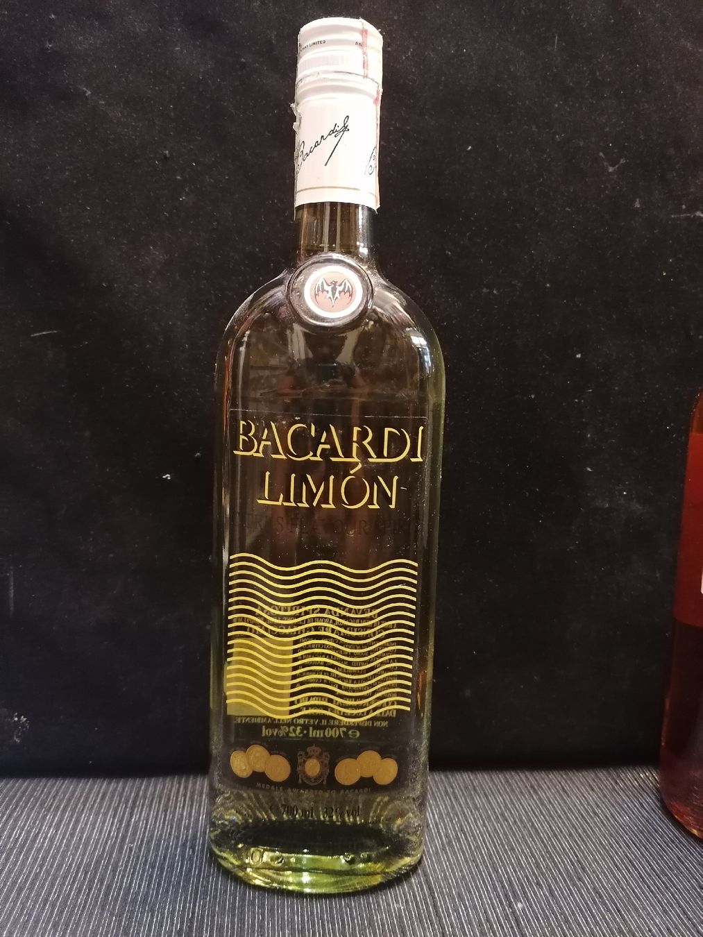 Bevande alcoliche: BACARDI LIMÓN – Nuovo (secondo la descrizione) da Genève venduto da Leboucheoreilles
