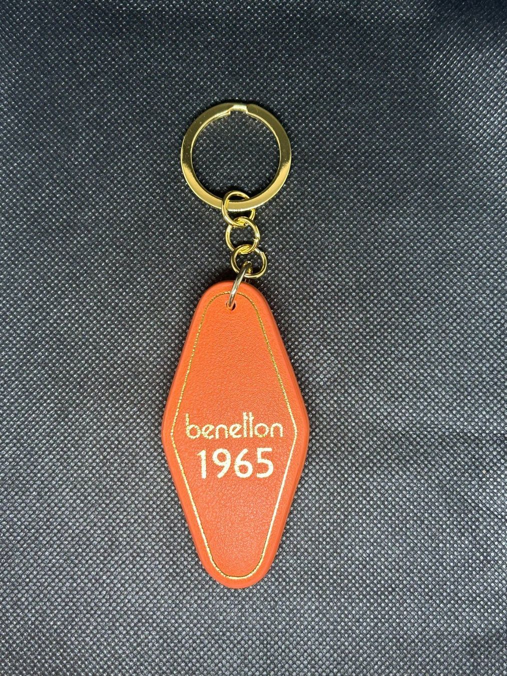 Porte-clés: Benetton Key Ring neu – D'occasion à Lausanne par Retro-geek 2
