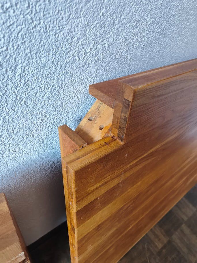 Tables: Massiver Holztisch holz Eiche 140x77x100cm Stabil – D'occasion à Toffen par Immo-Erben 4