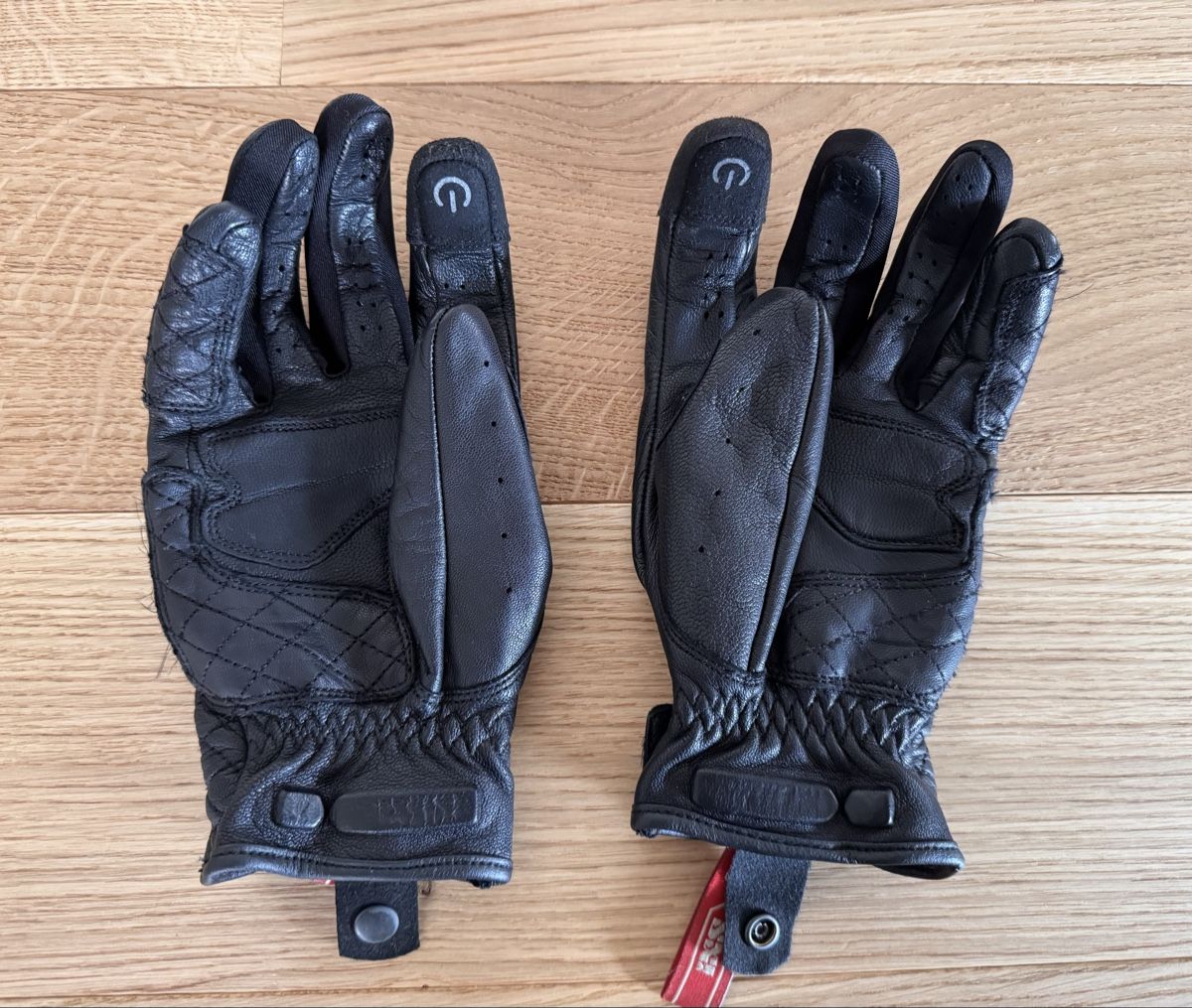 IXS Handschuhe & Handstulpen: IXS Tapio 3.0 Leder Motorradhandschuhe, Schwarz – Gebraucht aus Rickenbach LU von Mita.Chris 1