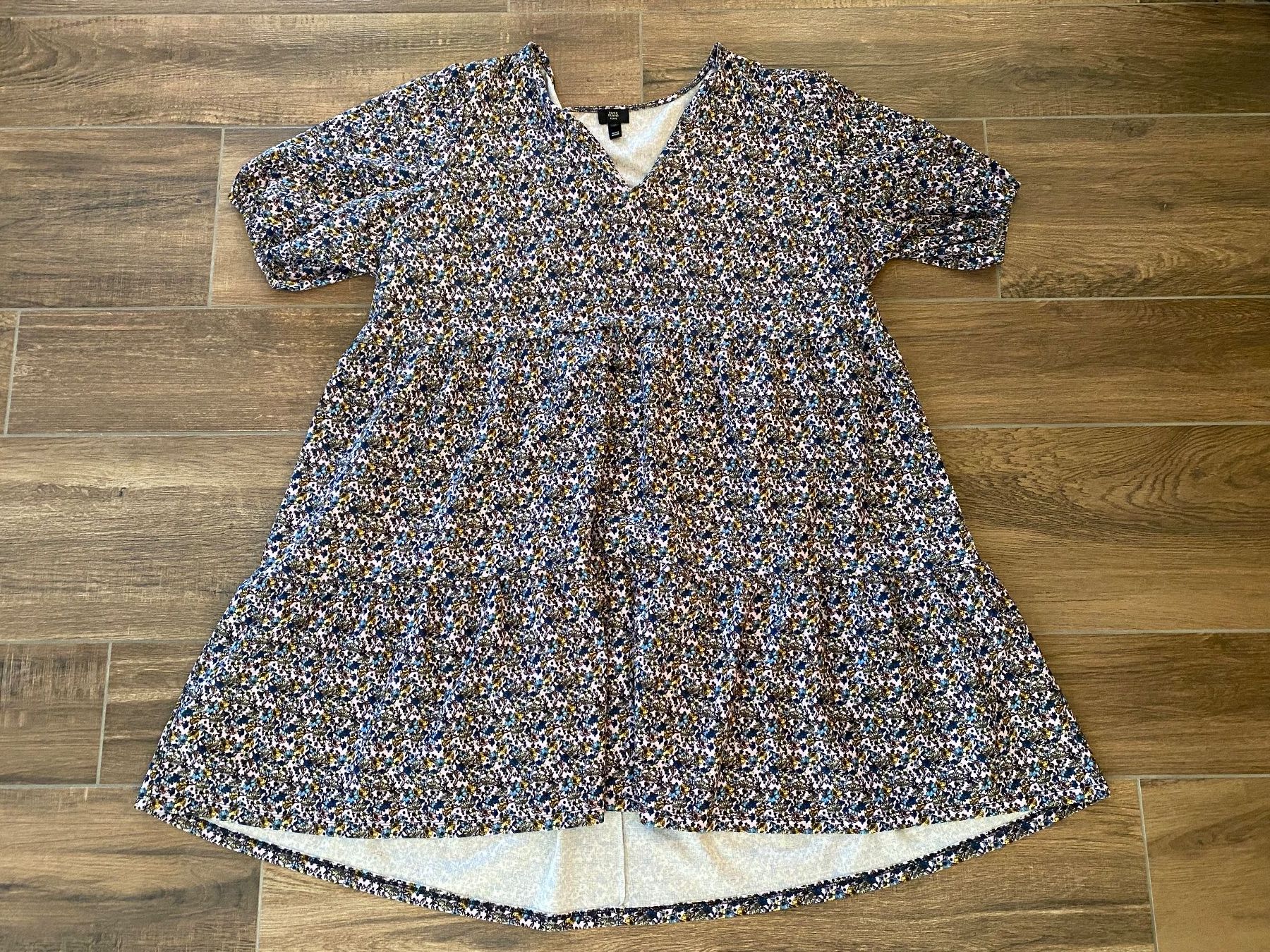 Vestiti: River Island Plus Blumenkleid Gr. 52 – Usato da Pratteln venduto da a23_j2gs 6