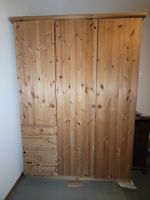 Kleiderschrank