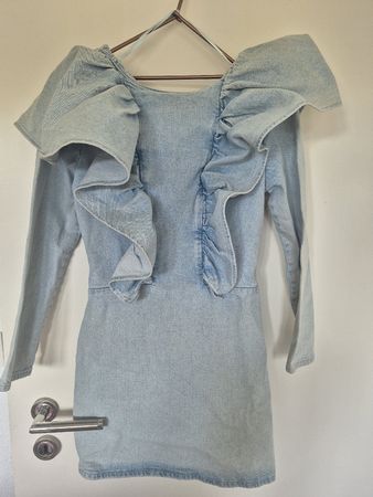 Robe en jean Zara - Taille M - Volants originaux! ✨