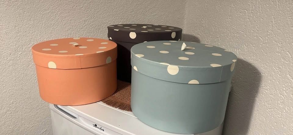 Behälter & Ähnliches: 3er Set runde Aufbewahrungsboxen mit Deckel – Gebraucht aus Seon von Sunny-Schmuck78