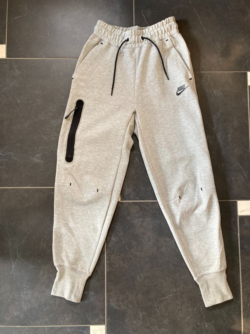 Nike Pantaloni: NEU mit Etikett - Nike Jogginghose – Nuovo e nell'imballaggio originale da Rüschlikon venduto da mel_lv9q
