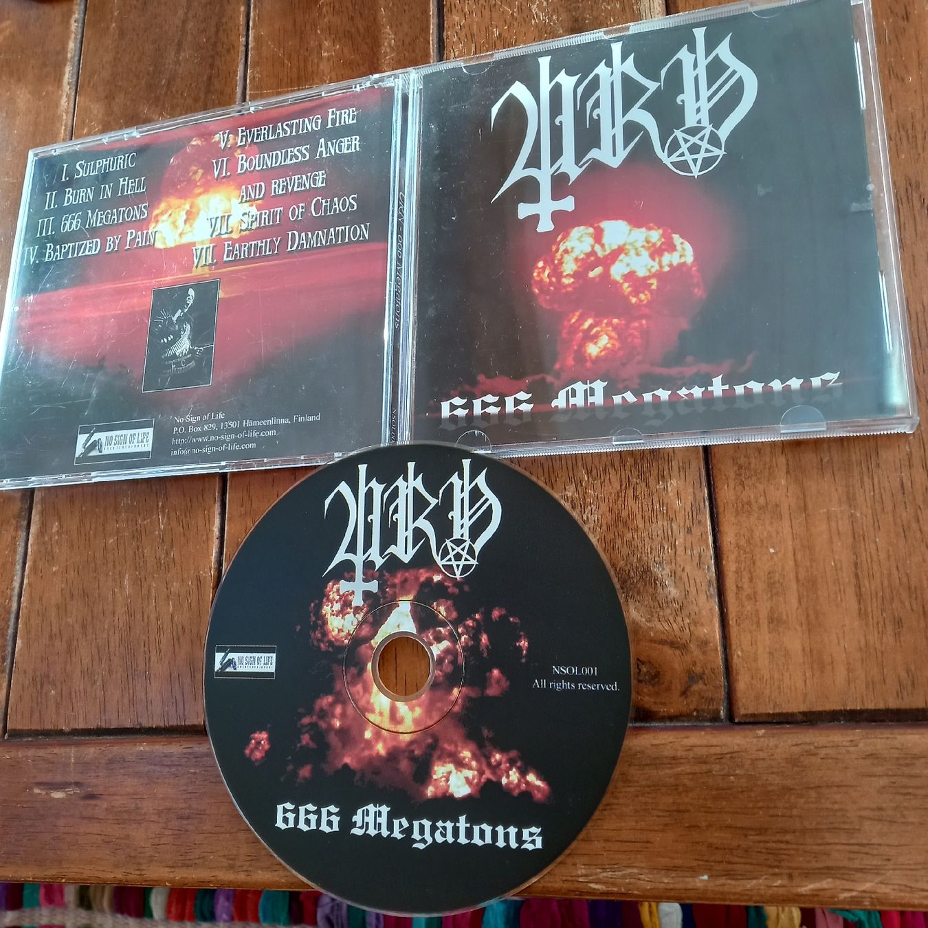 CD: urn - 666... – Usato da St-Cergue venduto da VeganWarrior