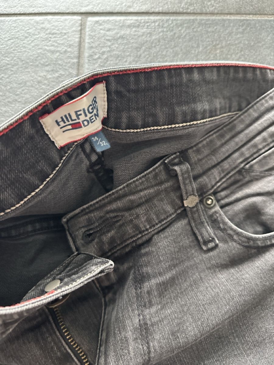 Tommy Hilfiger Jeans: Tommy Hilfiger Jeans schwarz W34 L32 – Usato da Wileroltigen venduto da torro11 1