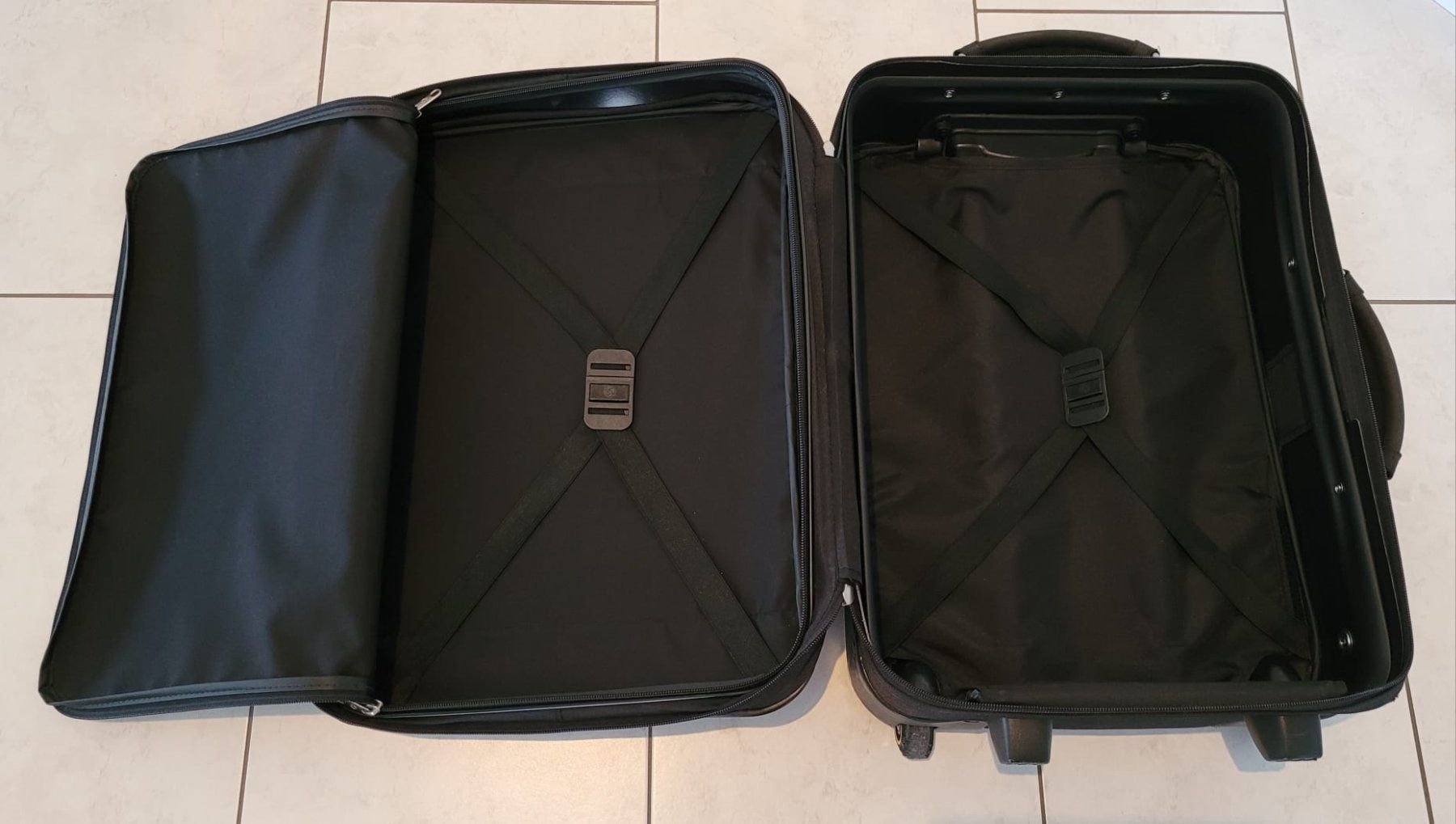 Samsonite Valigie: Reisekoffer Samsonite Serie Accent Kabinengepäck Textil – Difettoso da Kappelen venduto da swyder 4
