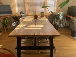 Verkaufe Esstisch aus Akazienholz / Schwarz – 235 x 100 cm