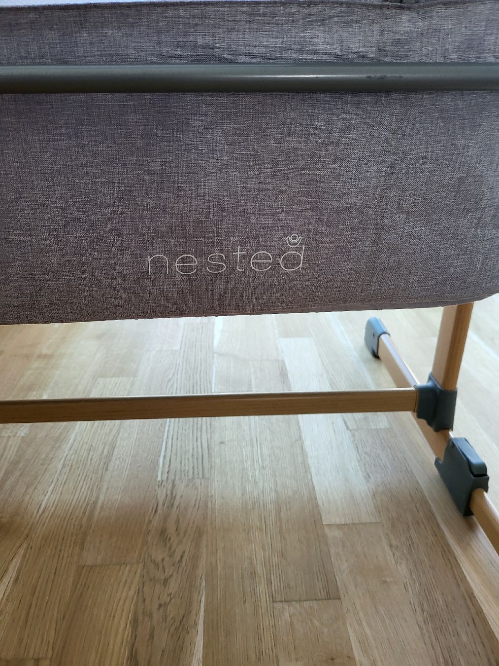 Betten: Beistellbett "nested", grau, guter Zustand – Gebraucht aus Horw von yan_f8l5 2