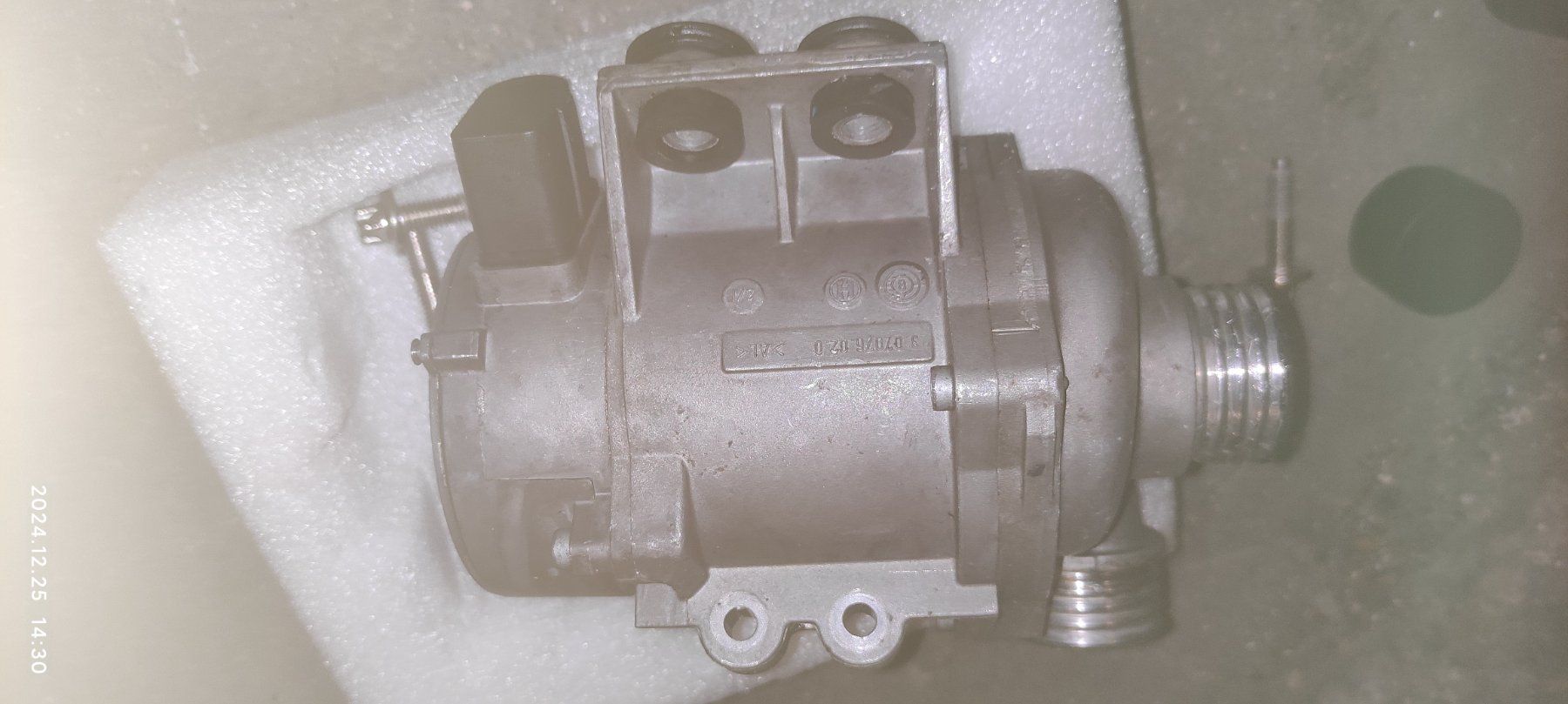 BMW Alle Autoersatzteile: BMW wasserpumpe. – Gebraucht aus Biel/Bienne von johnychen63 3