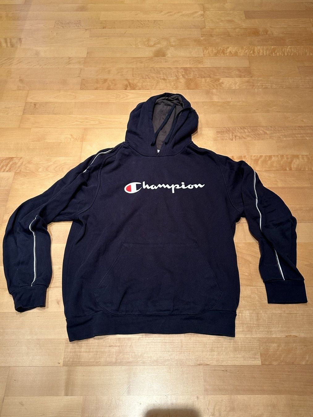 Champion Pullover & Sweatshirts: Hoodie Kapuzenpullover - Champion blau – Gebraucht aus Buchs AG von Stunner 1