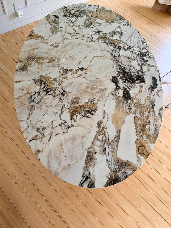 Tavoli: Kartell Glossy Marble Oval Table – Usato da Rüti b. Riggisberg venduto da lp5_5kkl