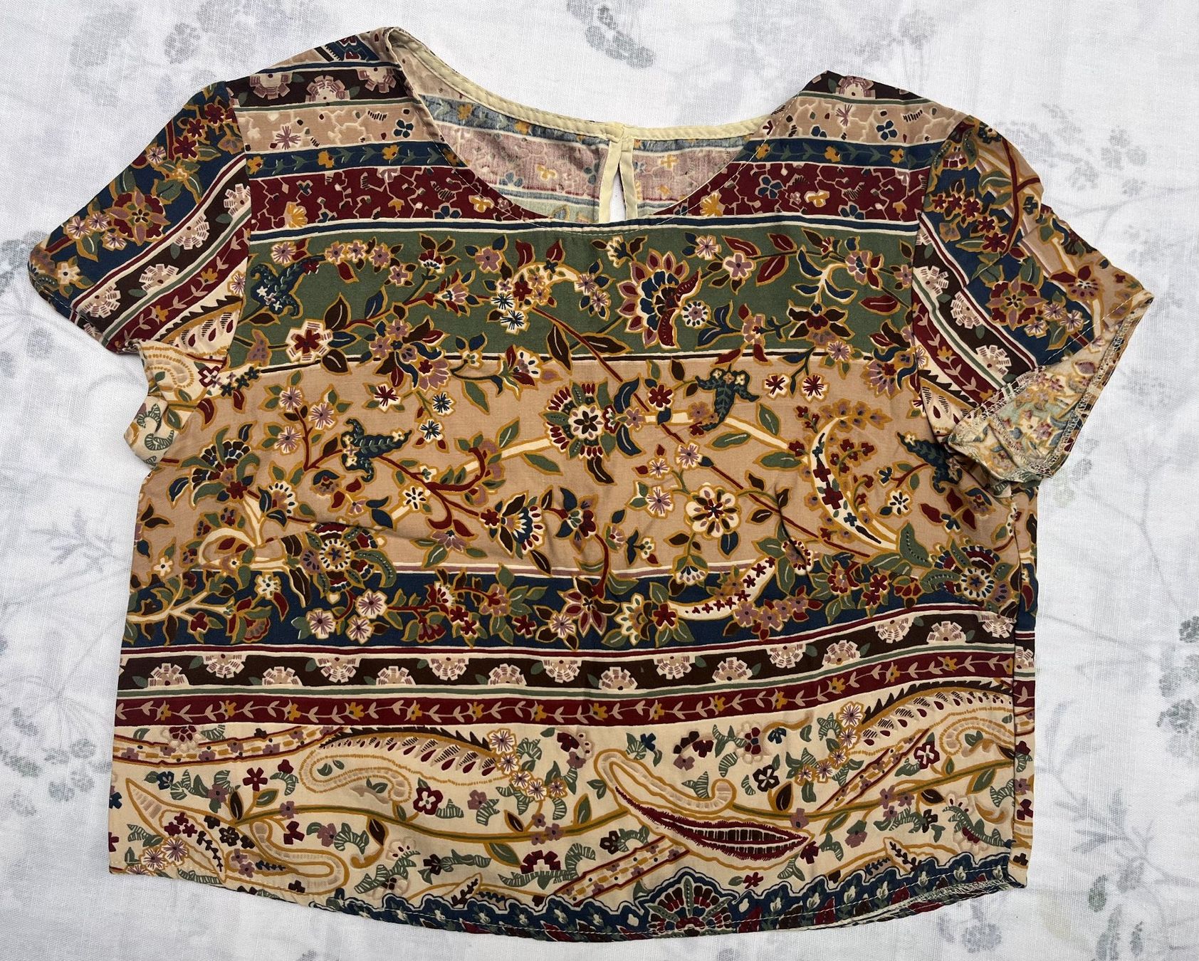 Top: Haut à fleurs multicolore manches courtes – Usato da Lausanne venduto da ame_d5rv