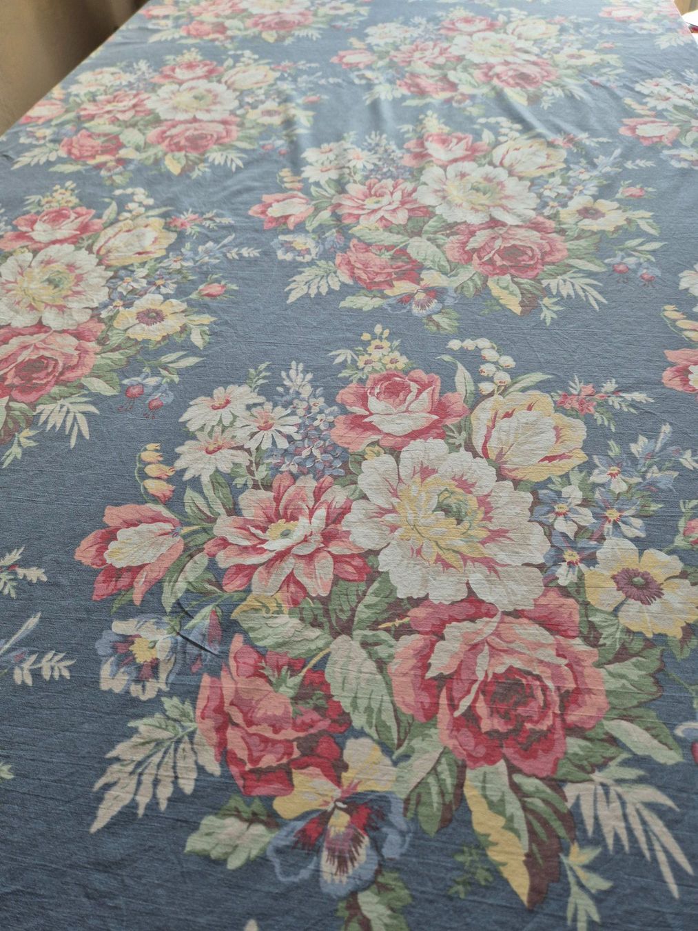 Altra biancheria da tavola: Vintage Tischdecke mit Blumenmuster, oval – Usato da Bern venduto da aronari 2