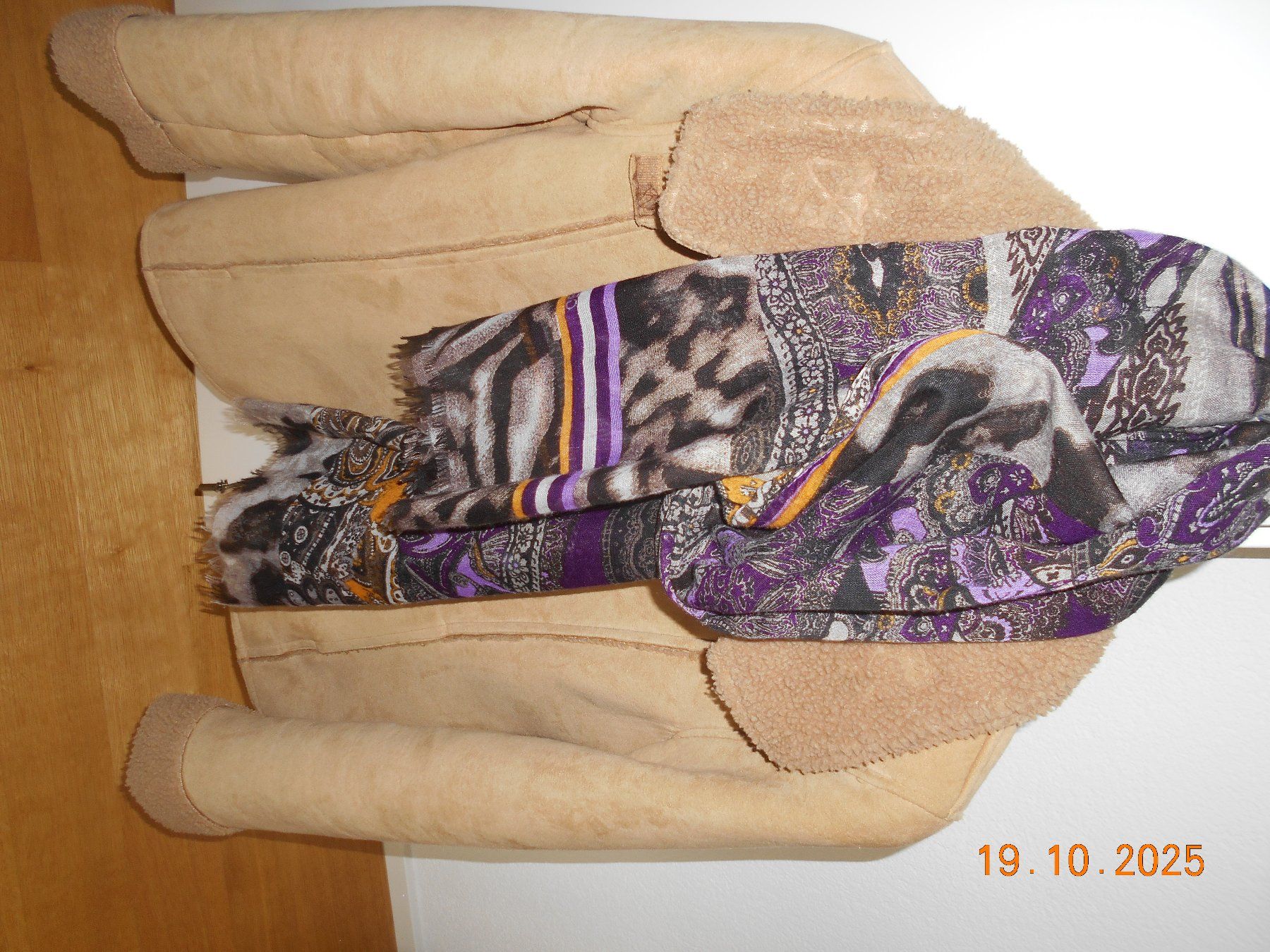 Jacken: Modische Teddyjacke – Gebraucht aus Langenthal von baron72