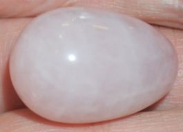 Deko – Heilstein B-23 – Rosa Quarz Ei - 30x20mm